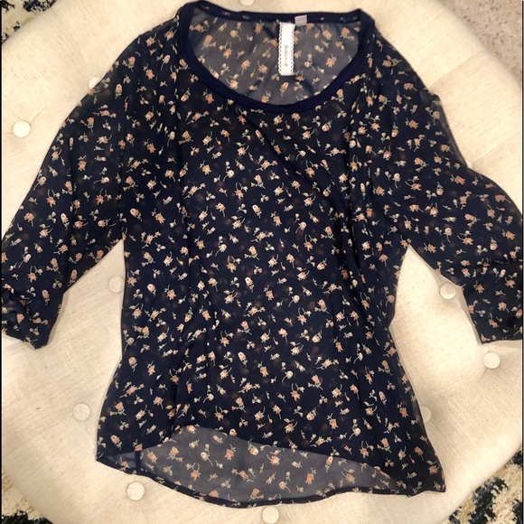 Sheer navy blue comfy flowered top - Picture 1 of 4
